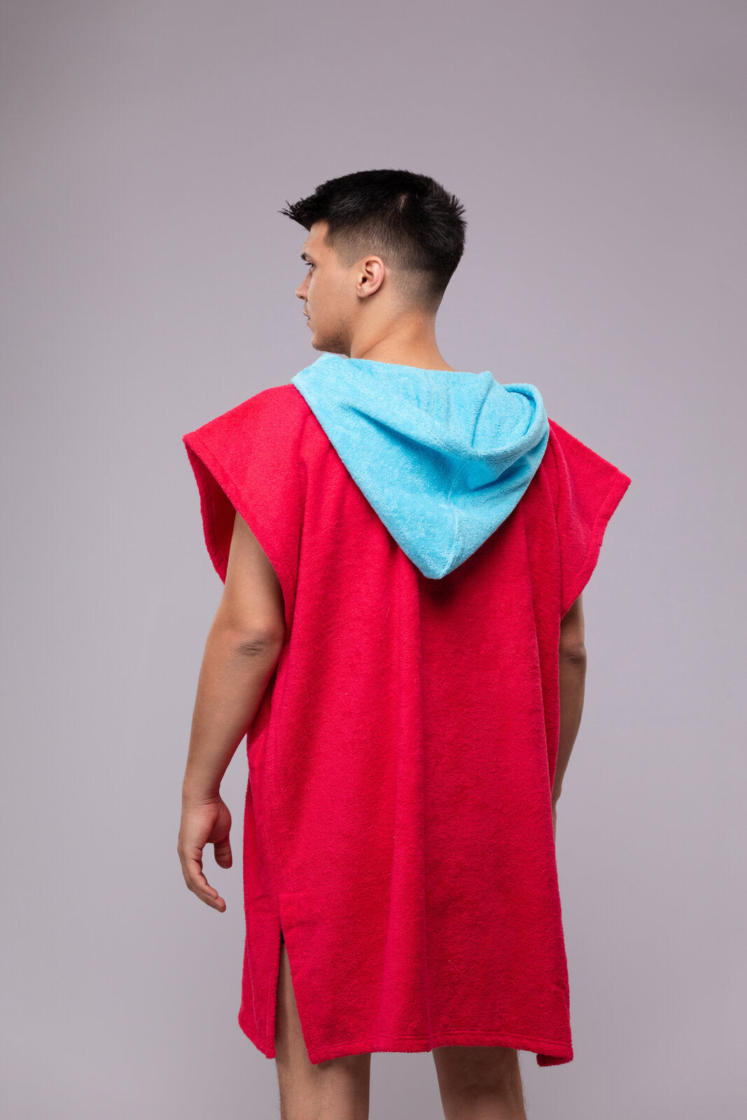 Toms Andre poncho-towel for men in Fuchsia/Turquoise
