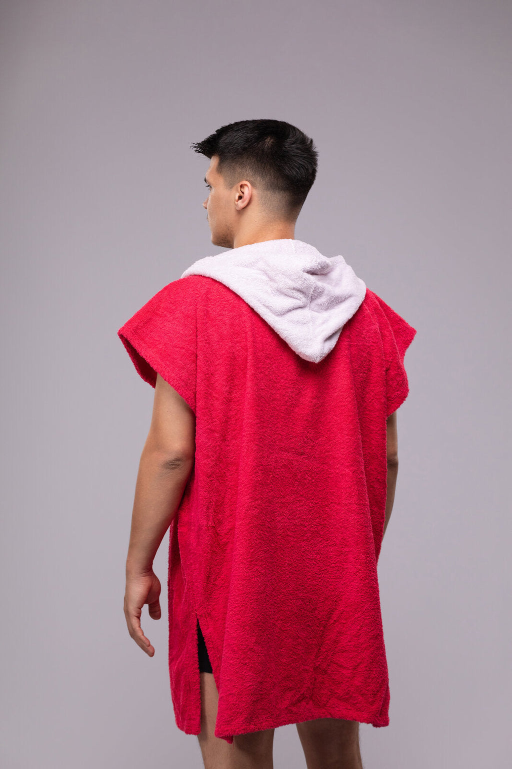 Toms Andre poncho-towel for men in Fuchsia/White