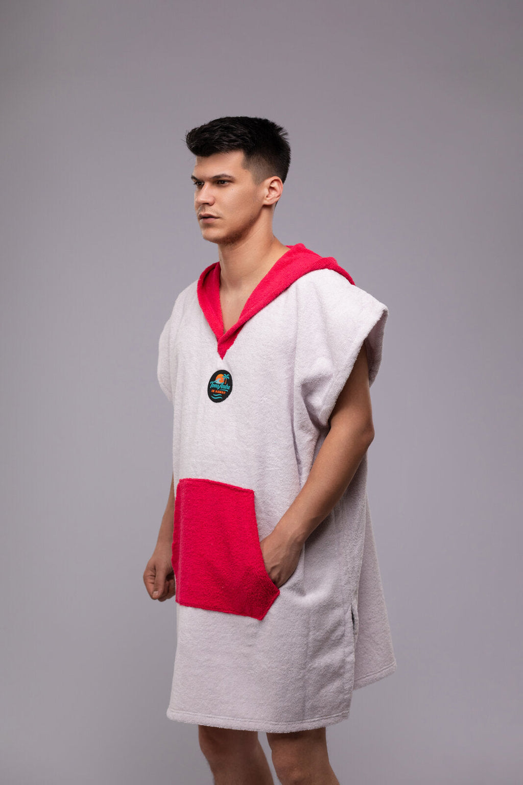 Toms Andre poncho-towel for men in White/Fuchsia