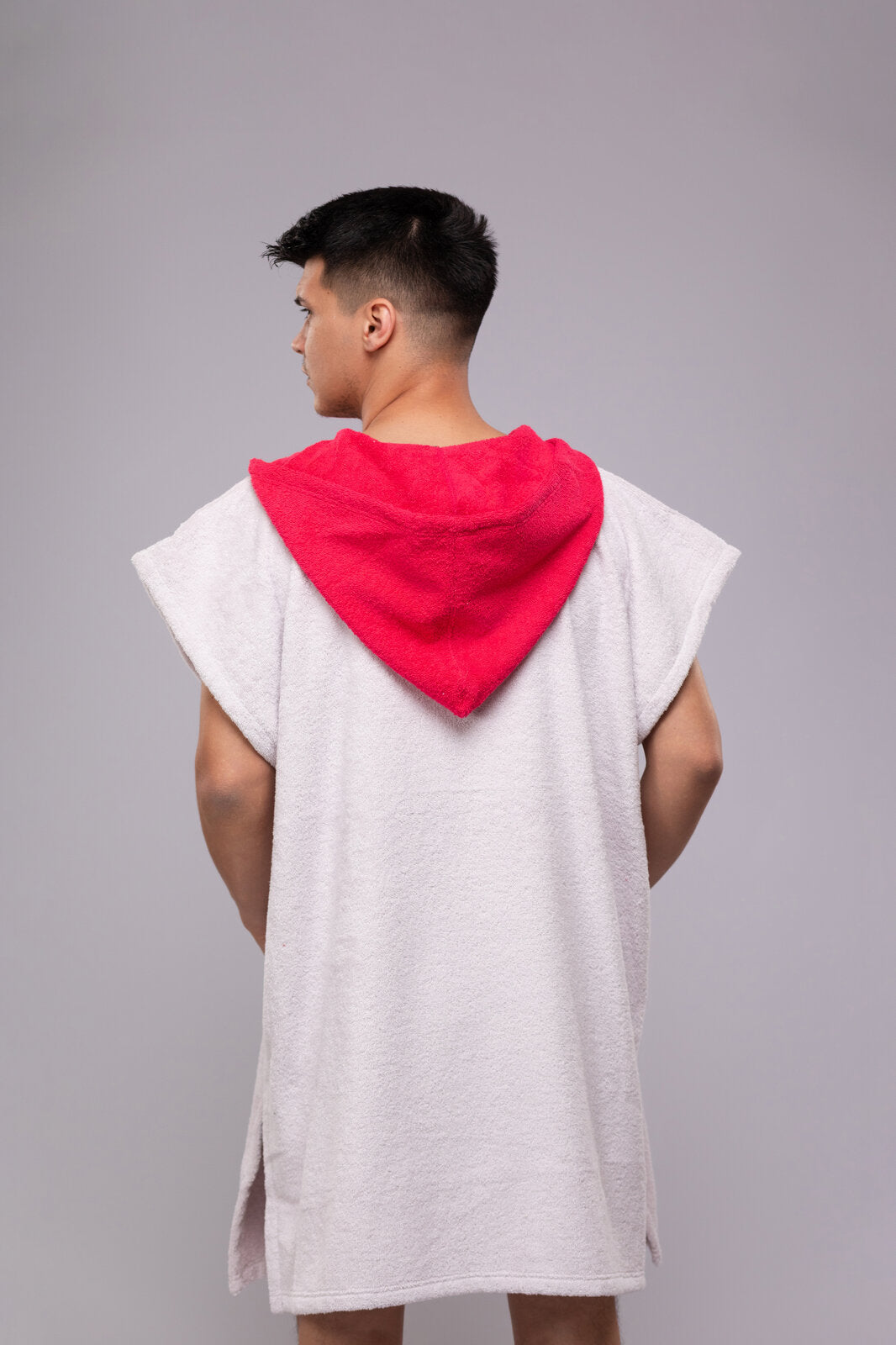 Toms Andre poncho-towel for men in White/Fuchsia