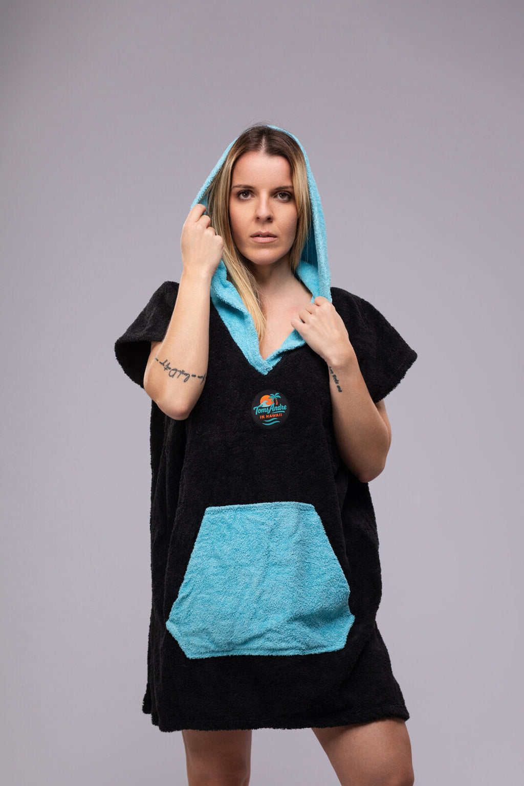 Toms Andre poncho-towel for women in Black/Turquoise
