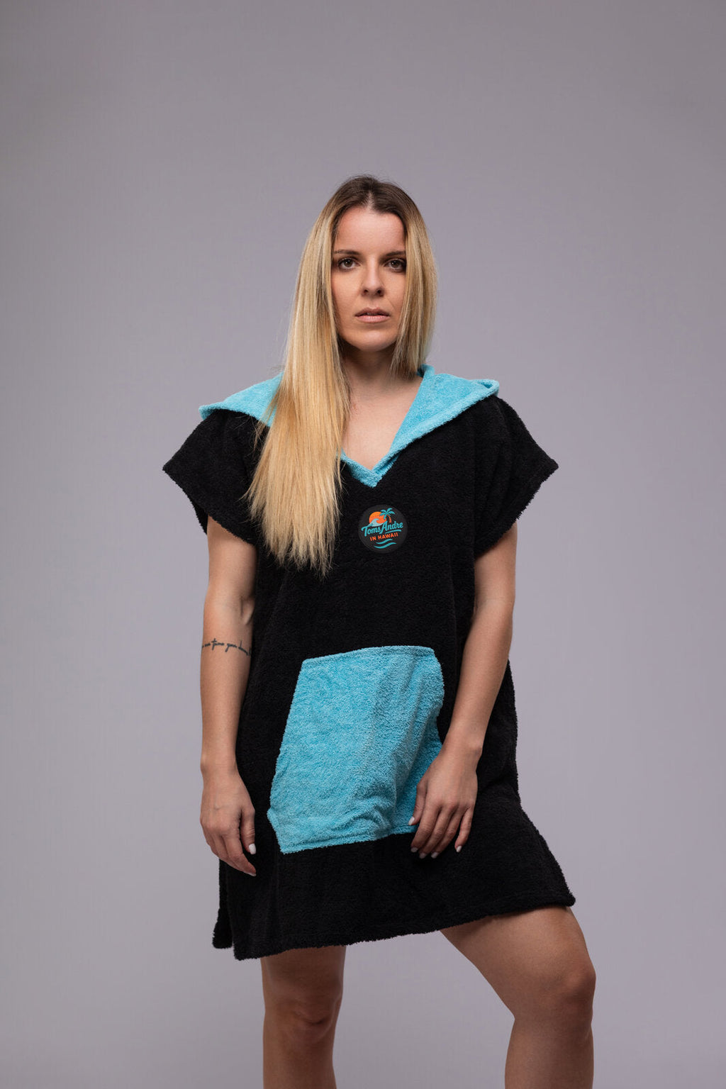 Toms Andre poncho-towel for women in Black/Turquoise