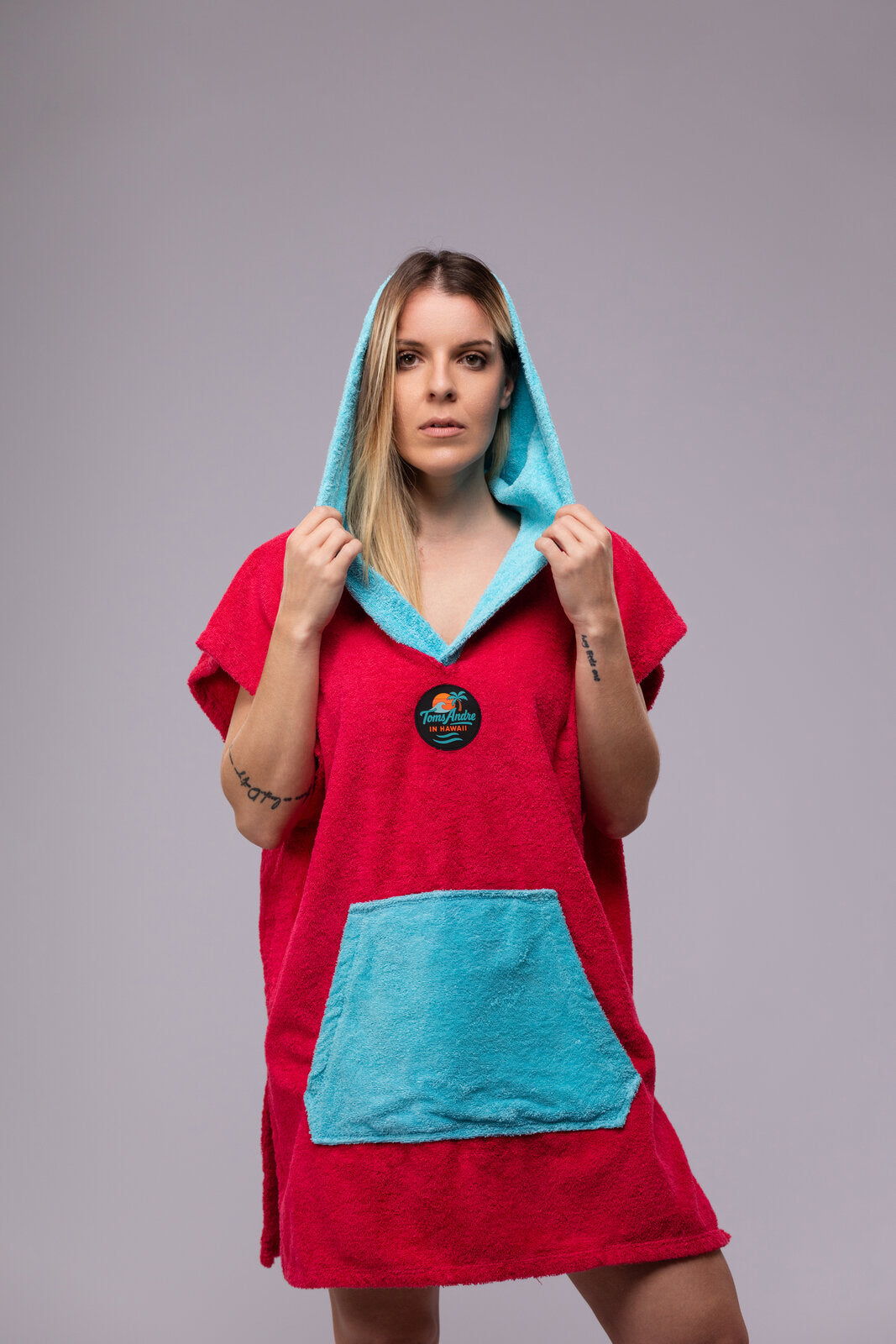 Toms Andre poncho-towel for women in Fuchsia/Turquoise