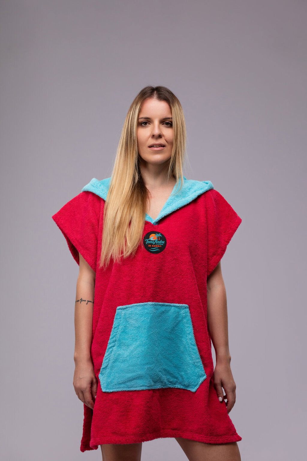 Toms Andre poncho-towel for women in Fuchsia/Turquoise