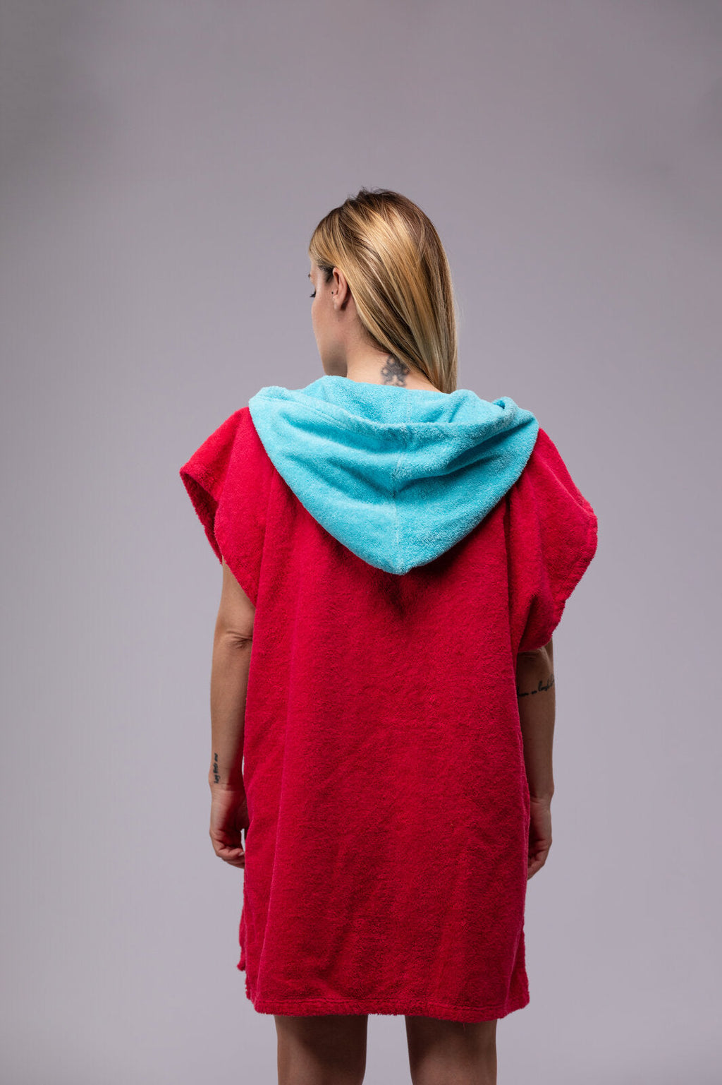 Toms Andre poncho-towel for women in Fuchsia/Turquoise