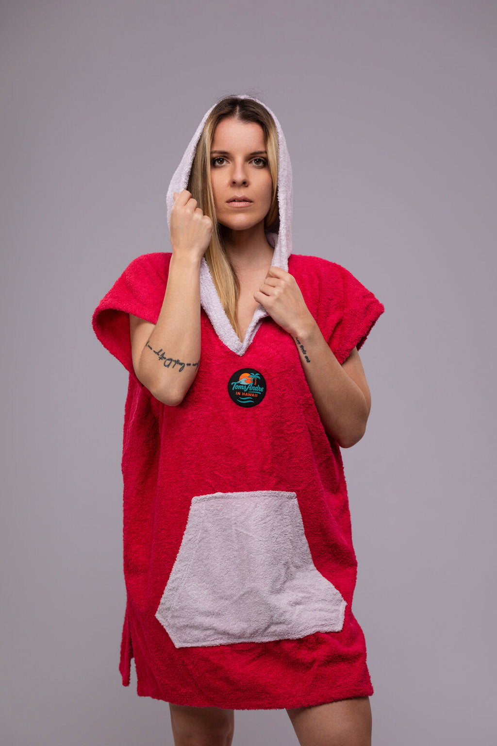Toms Andre poncho-towel for women in Fuchsia/White