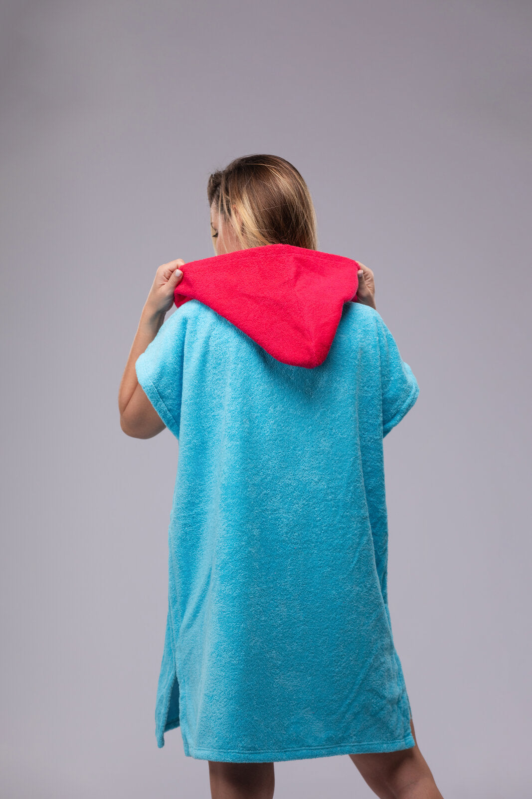 Toms Andre poncho-towel for women in Turquoise/Fuchsia