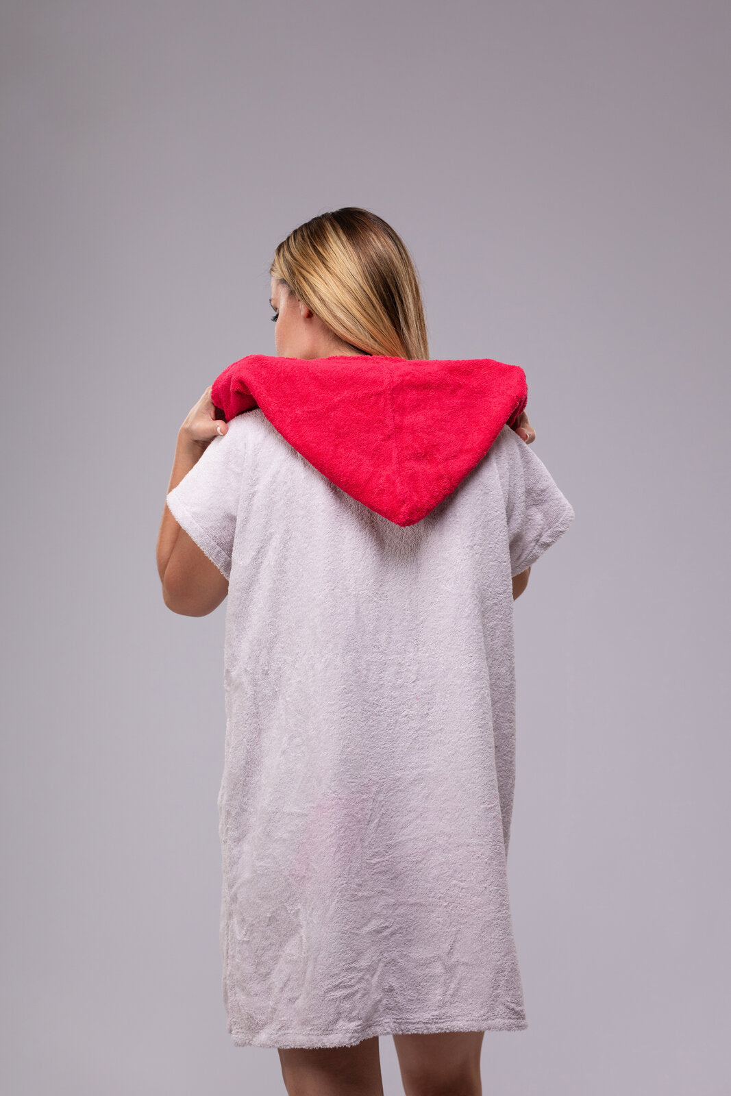 Toms Andre poncho-towel for women in White/Fuchsia